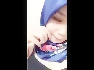 Muslim boob show